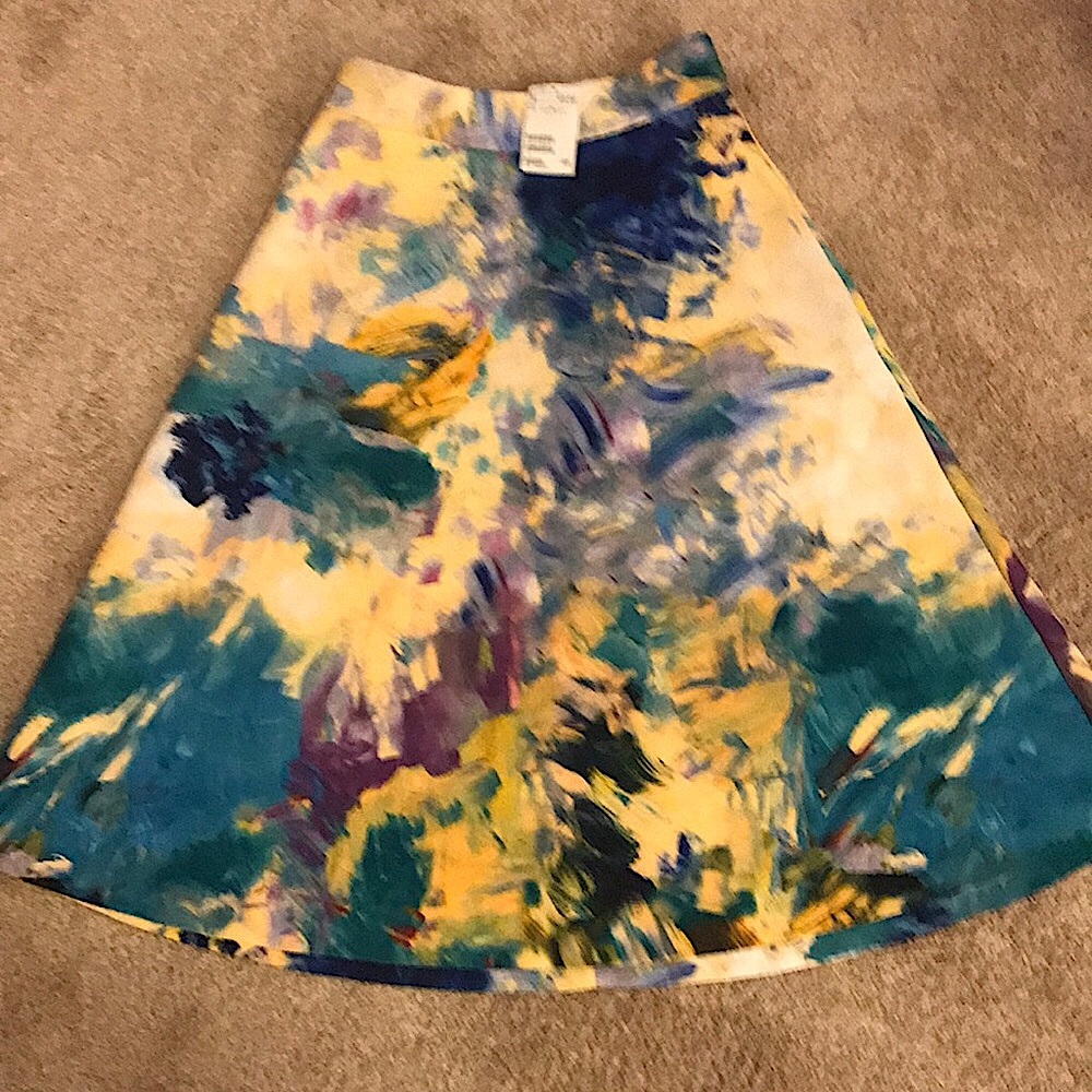 HOT ITEM *NWT* Classy & vibrant H&M skirt